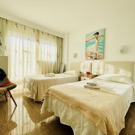 Orange And White Apartment In Yumbo San Bartolomé 외부 사진