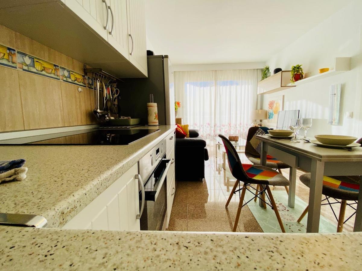 Orange And White Apartment In Yumbo San Bartolomé 외부 사진